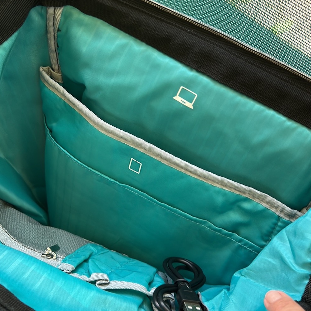 USB laptop backpack - Picture 5 of 6